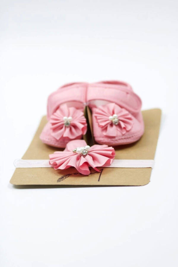 0-3 Month Newborn Girl Pink Flower Pearl And Stone Baby Bandana Bootie Set - 2