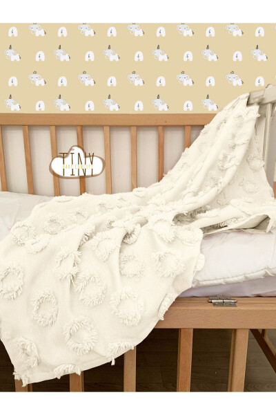 100% Chenille Blanket with Pompoms, Special Design Fabric Baby Swaddle Blanket 100x100 Cm - TINYBABYCONCEPT