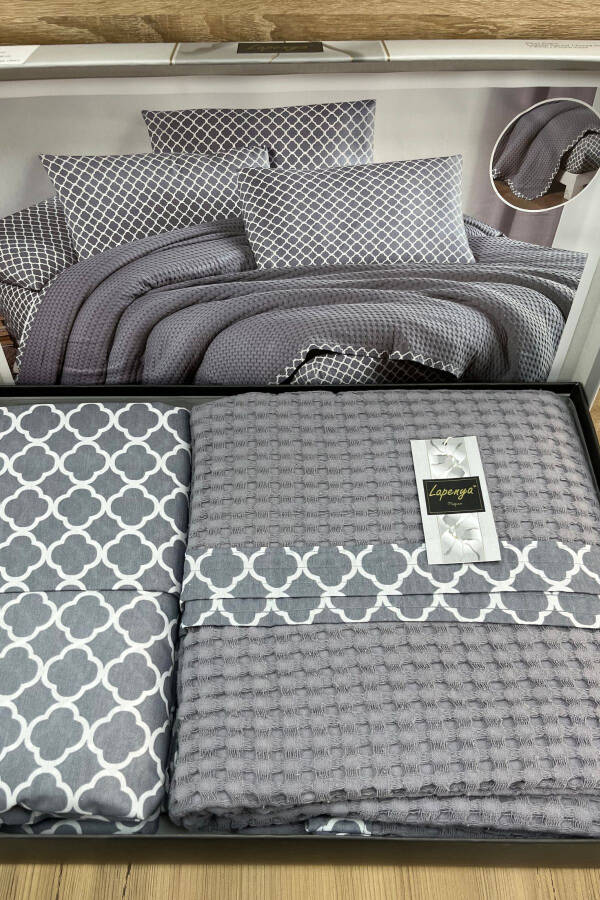 100% Cotton Pool Woven Sheet with Elastic Double Bed Quilt Set - 2