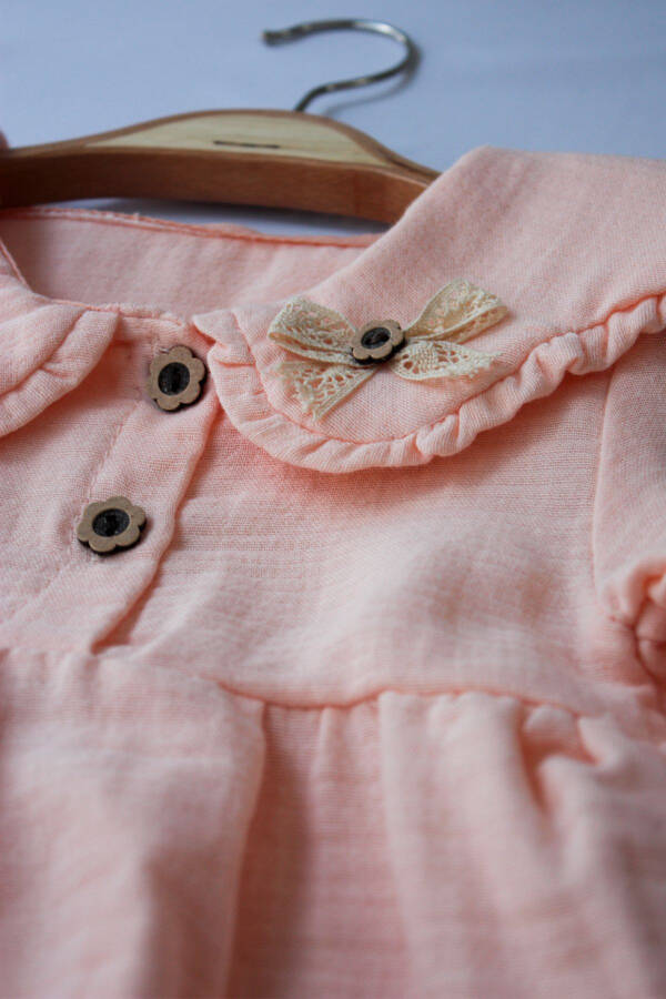 %100 Organik Rahat Günlük Büzgülü Sade Ve Şık Çift Kat Müslin 6-24 Ay Kız Çocuk Elbisesi-somon - 1