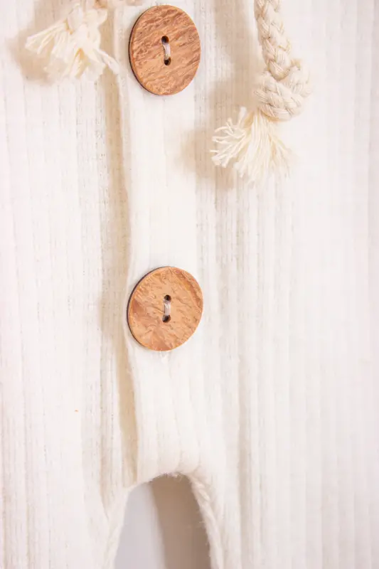 %100 Pamuk Ahşap Düğmeli Kapşonlu Fitilli Tarz Şapkalı Bebek Tulum-KREM - 3