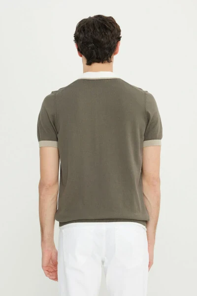 100% хлопок. Стандартный крой. Обычная посадка. Поло. Трикотажная рубашка цвета хаки. - 10