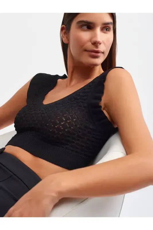 10546 V-Neck Ruffled Knit Crop - Black - Black - 4