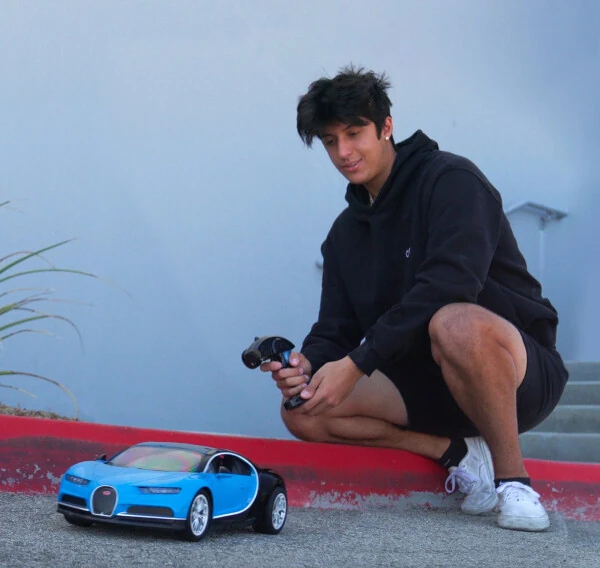 1:10 Bugatti Chiron 1:10 RTR Electric 2.4Ghz RC Car - 5