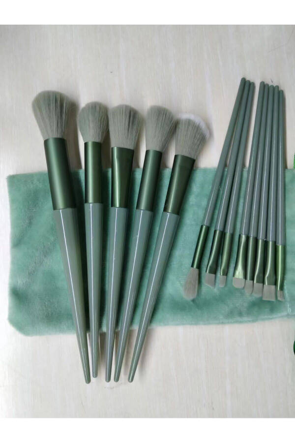 13 Piece Professional Makeup Brush Set (Green) - 2