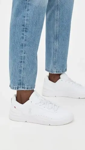 On Women's The Roger Advantage Sneakers - 2