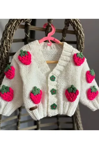 El Örgüsü Çilek Detaylı Kız Bebek ,Çocuk Hırkası - KREM 