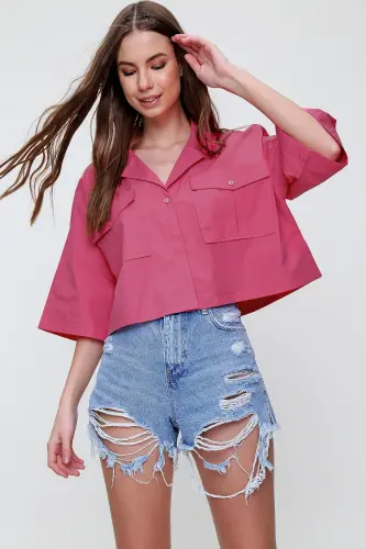 Kadın Koyu Pembe Zarf Cepli Crop Poplin Gömlek ALC-X6045 - KOYU PEMBE - TREND ALAÇATI STILI (1)