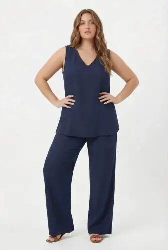 Yaka Boncuk Detaylı Kadın Büyük Beden Bluz Pantolon Takım Lacivert - 2
