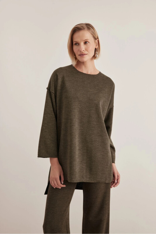15253111 Sweat - Haki - AKER