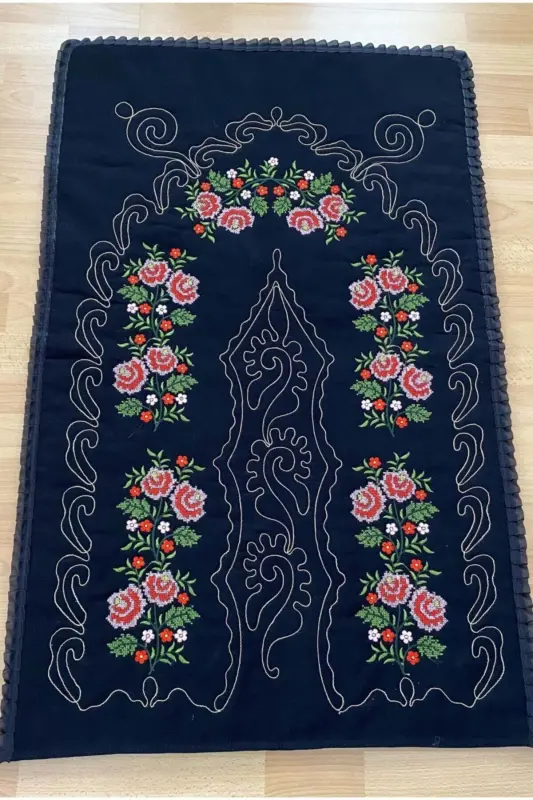 Siyah*kırmızı Çeyizlik Kaneviçe Etamin Işleme Nakışlı %100 Pamuk Keten Seccade - SİYAH - 2