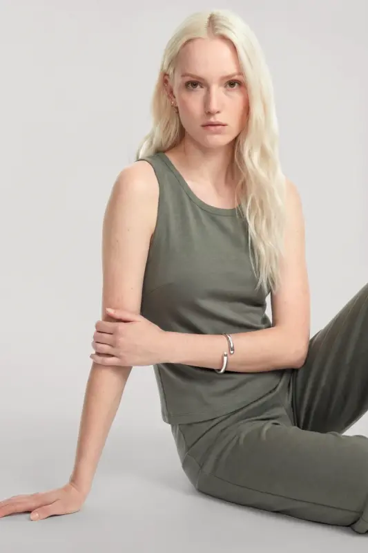 Yumuşak Dokulu Minimal Kolsuz Atlet Haki - 2