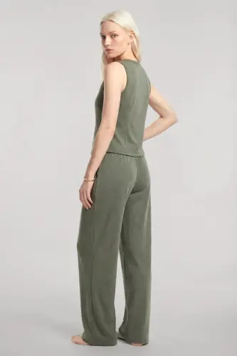 Yumuşak Dokulu Minimal Kolsuz Atlet Haki - 4