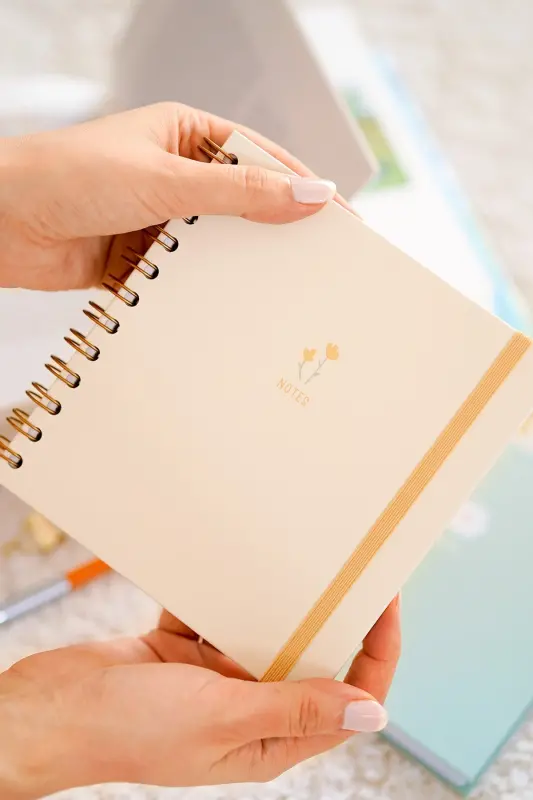 15x15 Cm Квадратный набор из 2 спиральных линованных недатированных блокнотов 