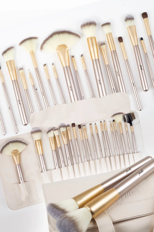 18 Parça Makyaj Fırça Seti Krem - HANNAH