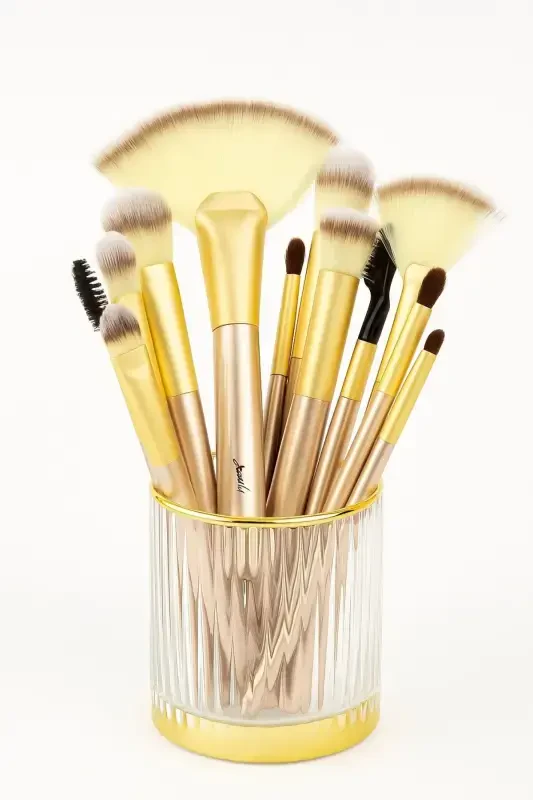 18 Piece Makeup Brush Set Cream - 4