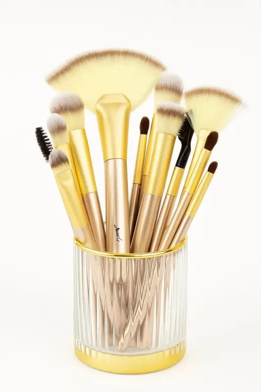 18 Piece Makeup Brush Set Cream - 4
