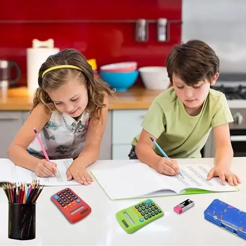 18 штук карманный калькулятор, карманные мини-калькуляторы, 8-разрядный дисплей, базовый калькулятор, солнечная батарея, калькуляторы для настольных компьютеров с двойным питанием для студентов, детей, домашнего офиса (разноцветные, 18 штук) - 6