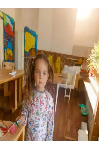 2-4 Yosh Family, suv o'tkazmaydigan, cho'ntakli, mashinada yuvish mumkin, velcro, uzun yengli choksiz bolalar uchun ovqatlanish oldligi - bosmali - AŞKIN PARTI EVI (1)