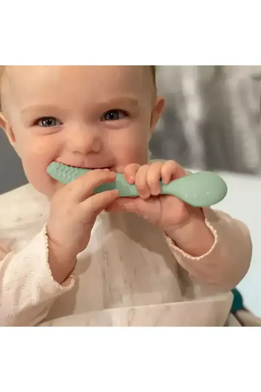 3-Piece Silicone Feeding Set - Silicone Bib, Suction Plate, Teething Spoon Green - 2