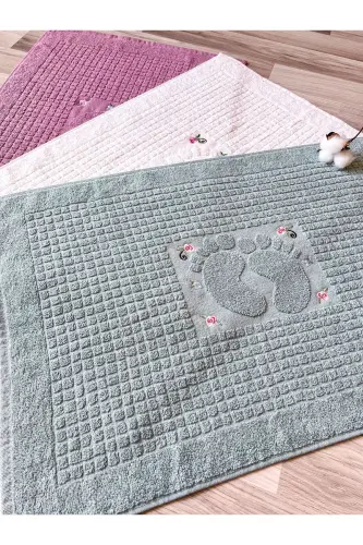 3 Pieces Embroidered Foot Towel 100% Cotton Size: 50x70 - Green*Cream*Plum - 5