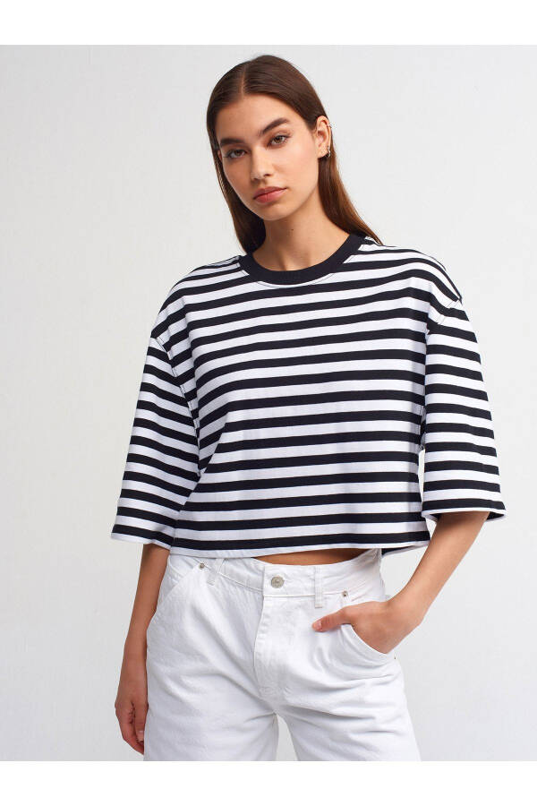 30282 Striped Bike Neck Crop T-shirt - Black - 1