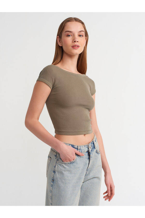 30419 Футболка с деталями на спине и эффектом выцветания - Хаки - 12