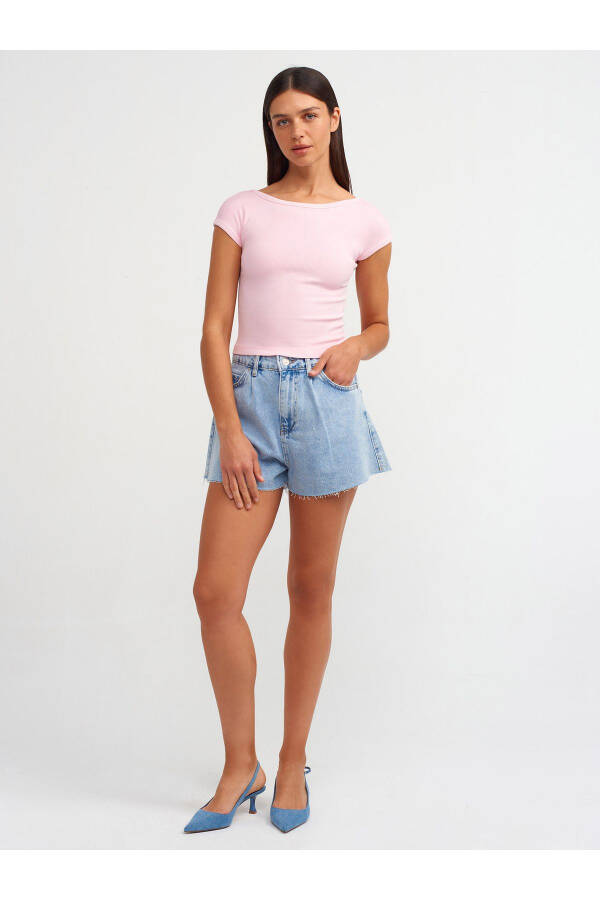 30419 Orqa tomonida detallarga ega, rangsiz effektli T-shirt - och pushti - 7