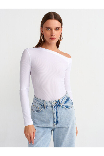 30475 Assimetrik Yoqa Uzun Yengli Top - Oq - 13