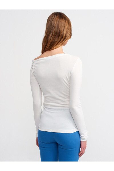 30770 Асимметричный топ с драпировкой - Экри - DILVIN (1)