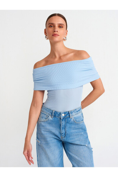 30851 Блузка с низкими плечами - синяя - DILVIN