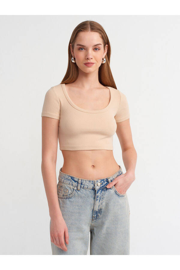 30876 Qisqa Yengli Crop Top - Ochchiq Bej - 5