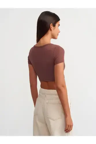 30876 Qisqa yengli Crop Top-Qahva-Qahva - DILVIN (1)