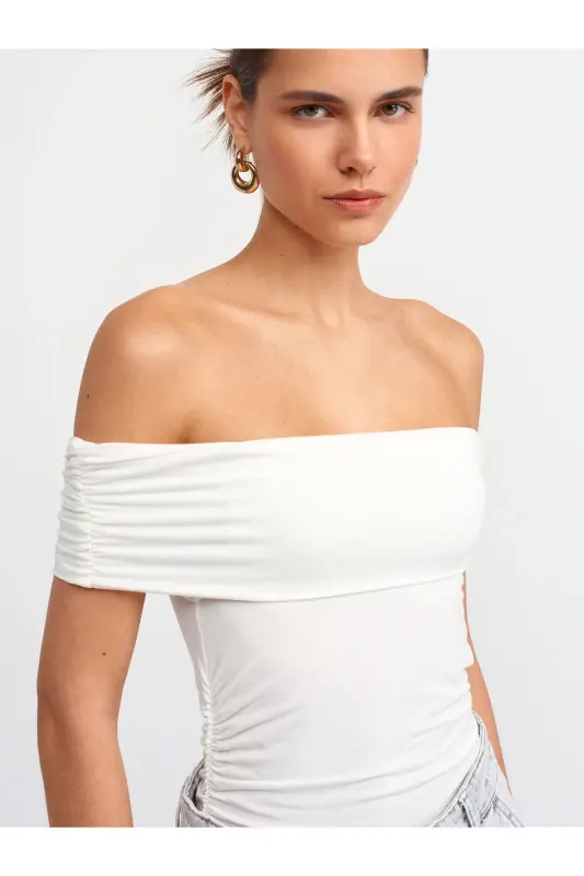 30902 Omuzları Açık Büzgülü Top-Ekru-Ekru - 3