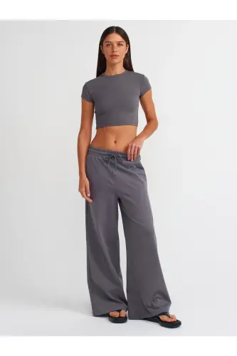 30936 Vücuda Oturan Crop Top-Füme-Füme - 3