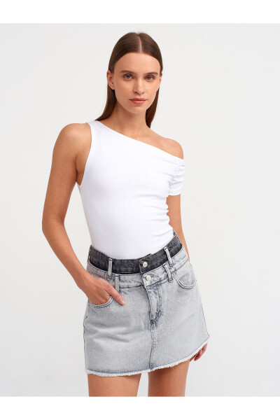 30977 Burmali Assimetrik Bluzka - Oq 