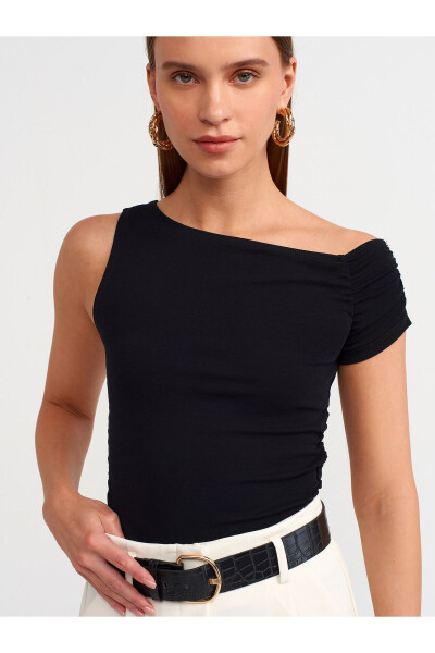 30977 Büzgülü Asimetrik Bluz-siyah-Siyah 