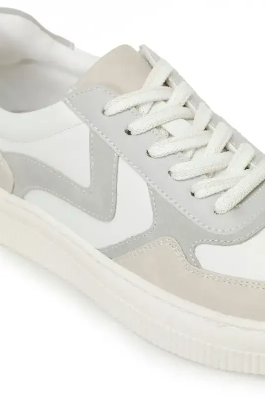 323544.Z 5FX White Women's Sneaker - 8