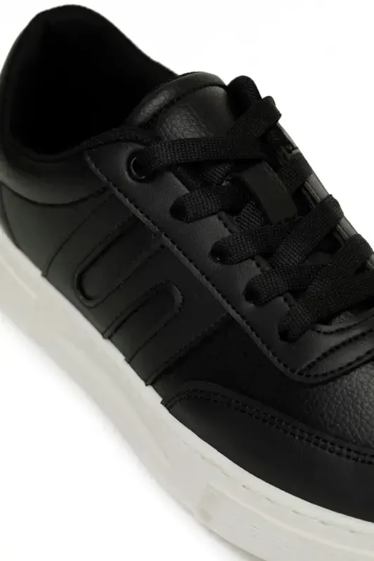 325508.Z 5FX Black Women's Sneaker - 7