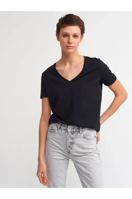 3470 V Neck Basic T-shirt - Black - 2