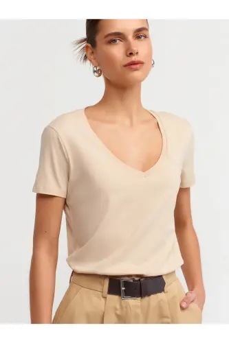3470 V Yaka Basic T-Shirt-Ochiq Bej-Ochiq Bej 