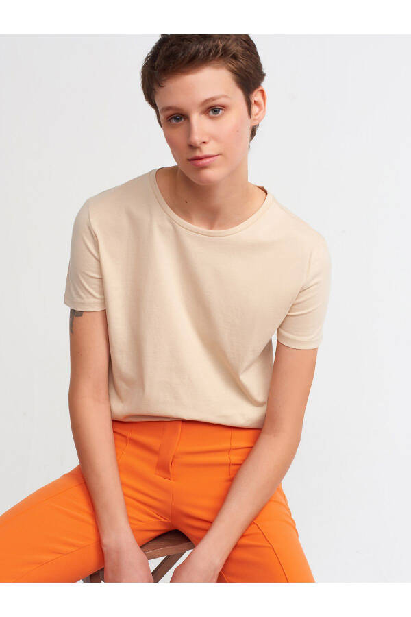3471 Bisiklet Yaka Basic T-shirt-bej - Bej - 13