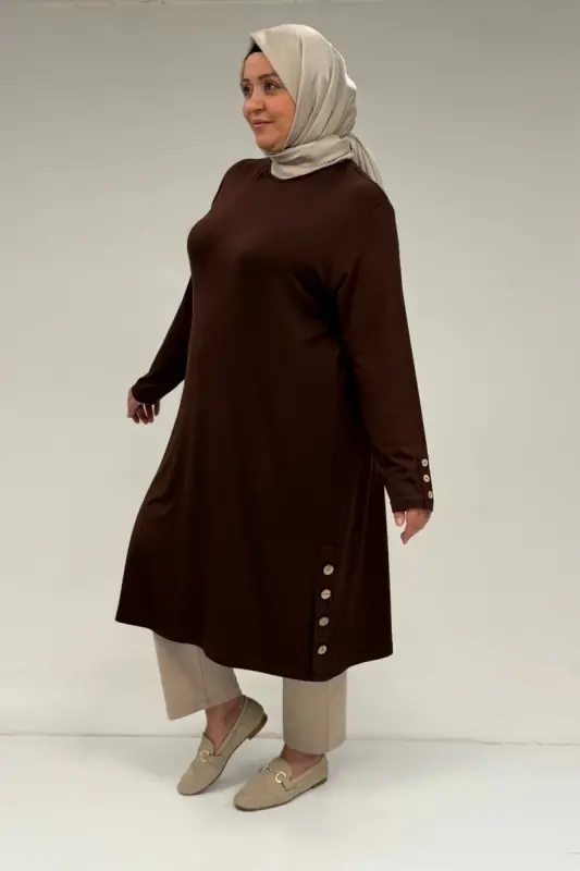 38015 Büyük Beden Düğme Detaylı Penye Tunik -Kahverengi - 3