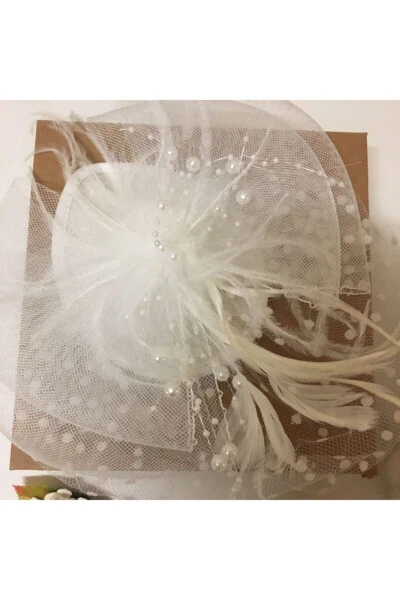 3'lü Set Beyaz Puantiyeli İncili Gelin Kepi Nikah Şapkası Vualet Damat Yaka Çiçeği Ve Tüylü Kalem - Modazone (1)