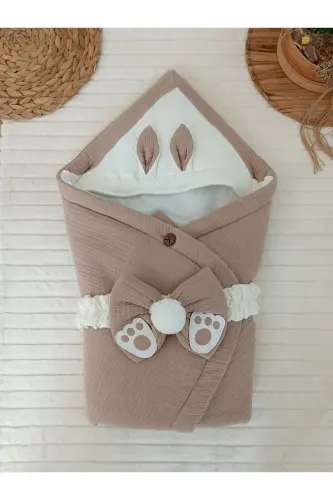 4 Layer Muslin Coffee Baby Swaddle Unisex Outer Swaddle Blanket Hospital Discharge Gift - TOMUYCUK (1)