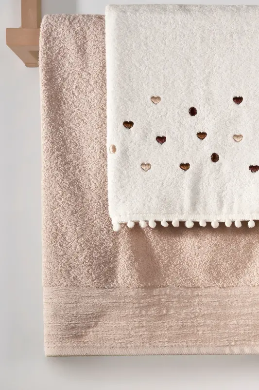 4-Pack Heart-Shaped Pompom Bath & Hair Towel Set - H - 3