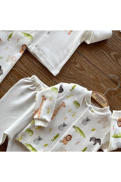 4 Parça Organik Pamuklu Bebek Alt Üst Patikli Pijama Takımı Zürafa Aslan Bukalemun - Ekru - 3