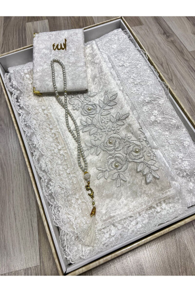 4-piece velvet lace bridal prayer rug set, in a dowry box. 
