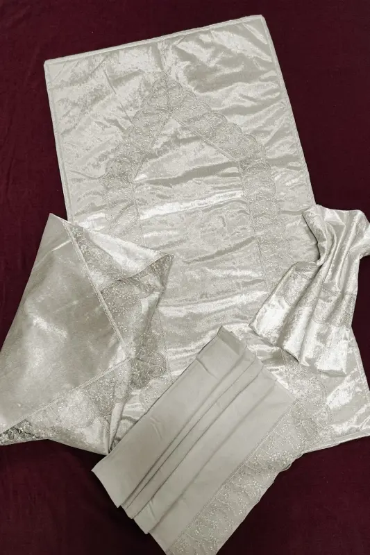 4 qismdan iborat namozliklar to‘plami - Arzon narxdagi to‘y-mahrlik namozliklari to‘plami, Nisonga bag‘ishlangan namozlik - Krem rangda - 2