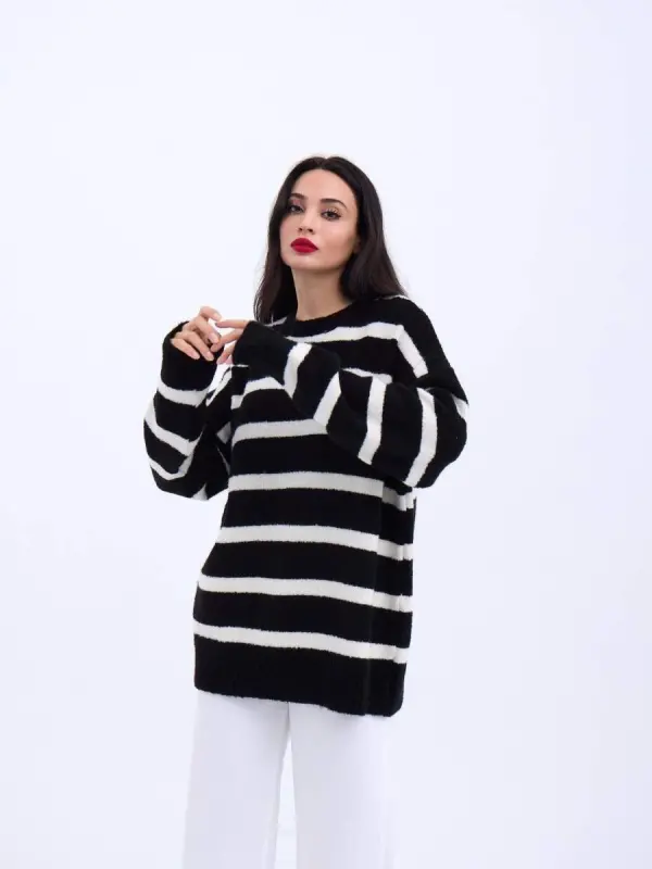43111 KNITTED STRIPED OVERSIZE SWEATER-BLACK-ECRU - BÜYÜKBEDENIZ